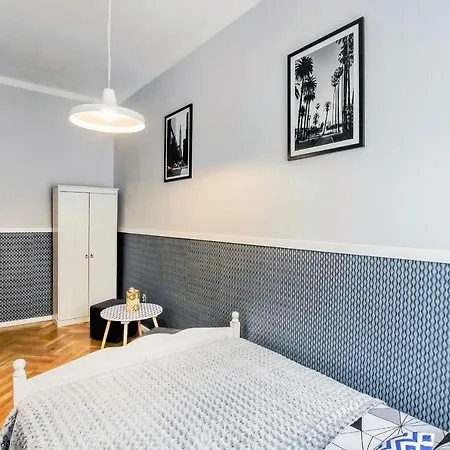 Apartment Clicktheflat Wspolna Warschau